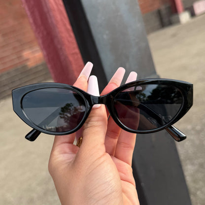 Novea Black Sunglasses 商品写真